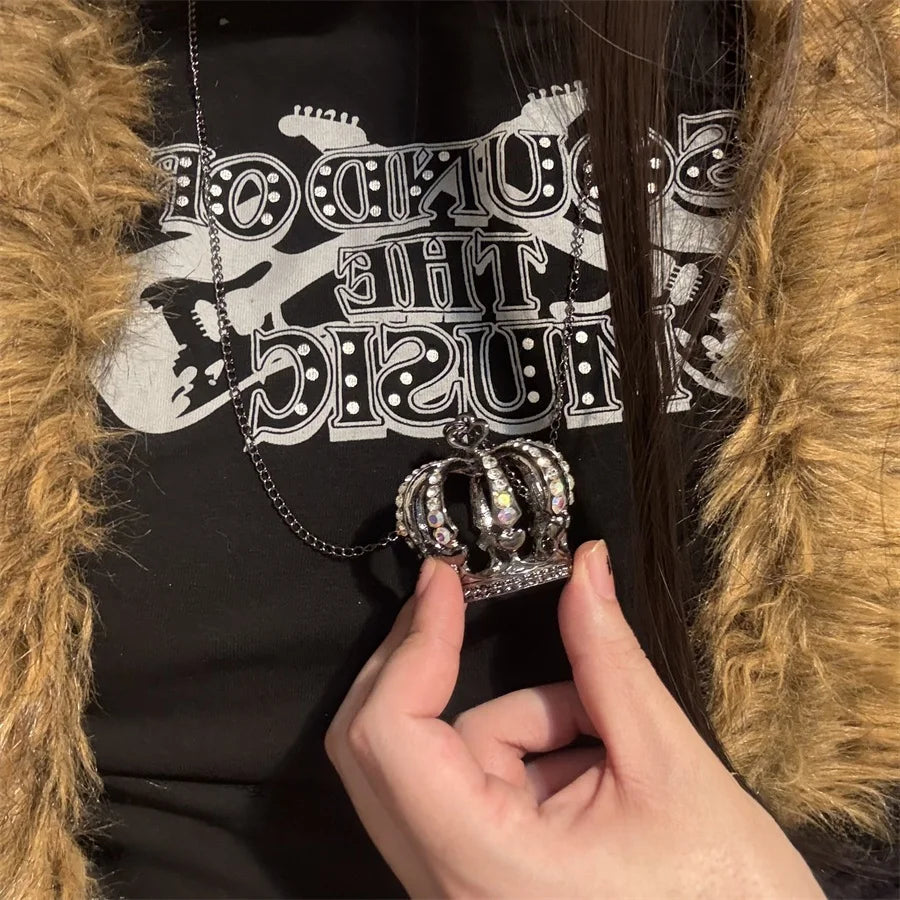 Retro Girl Crown Necklace