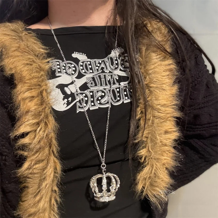 Retro Girl Crown Necklace